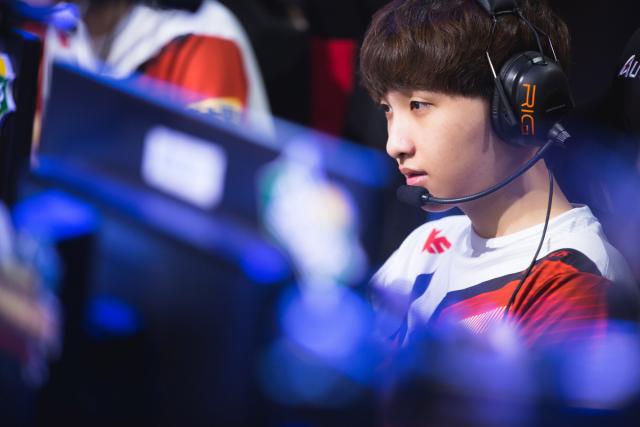 不仅以犀利 不仅以犀利